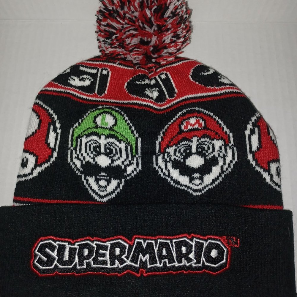 NINTENDO SUPER MARIO KIDS POM POM BEANIE HAT